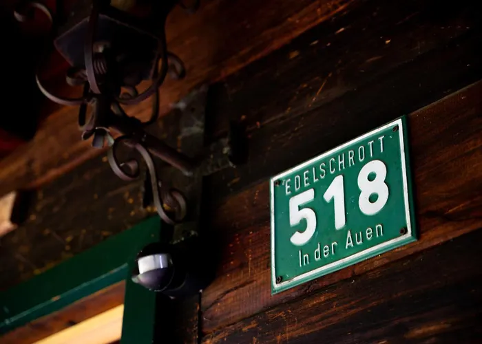 Tatil Evi Gregor's Im Wald Edelschrott